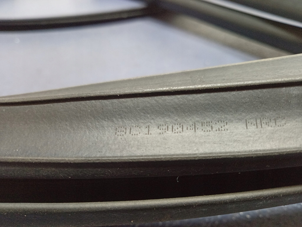 фото №5, Subaru legacy iv sedan прокладка вікон двері ліва