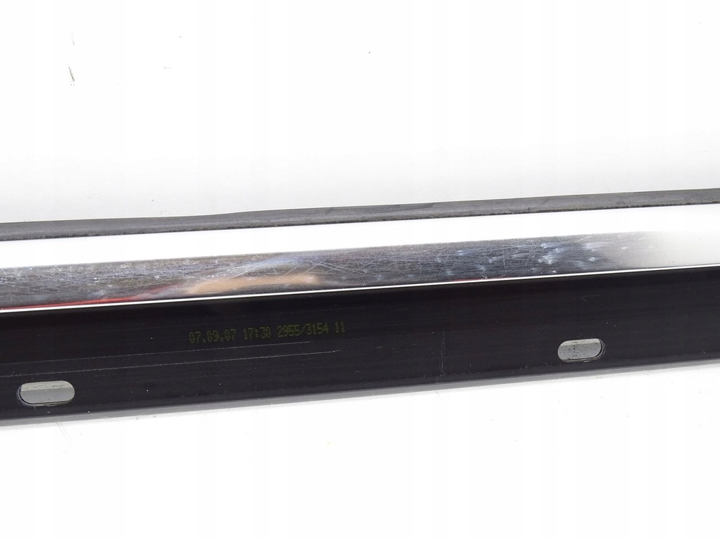 фото №8, Молдинг ущільнювач скло лівий задня audi a8 d3 long