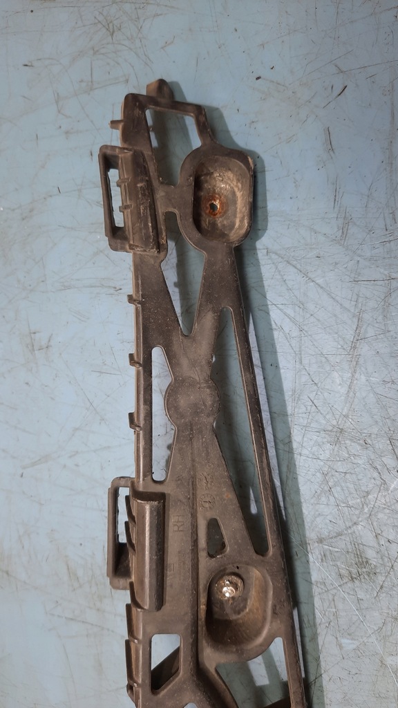 фото №4, Напрямна бампера задня правий 13238838 opel insignia a