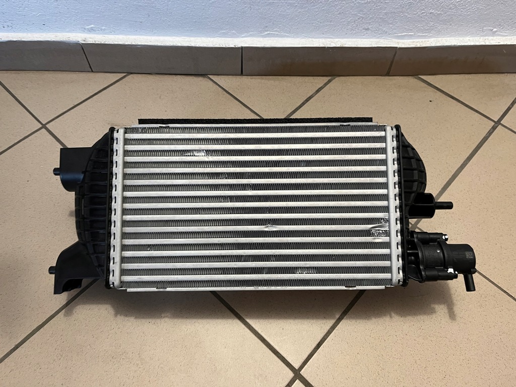 фото №12, Радиатор интеркулер оригинальный номер kia sorento iv 4 20- 282702m300