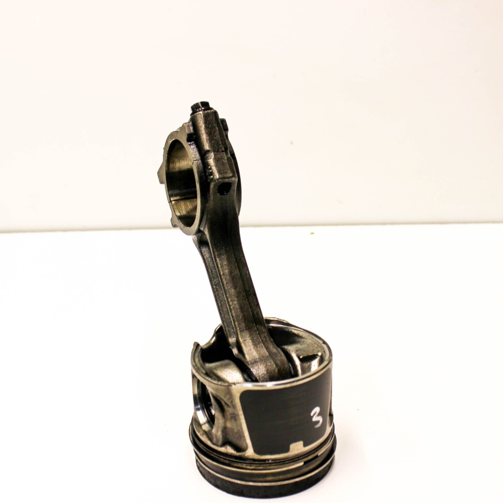 Купити Opel vivaro 2019 поршень