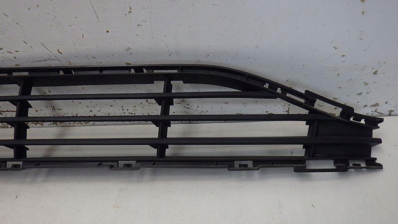 фото №12, Средняя решётка volvo v40 оригинальный номер 31353311