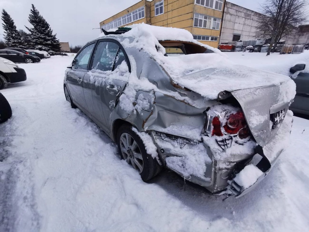 Toyota avensis коробка предохранителей 2005 2.0l 985762 985762, 82647-ca010- Киев