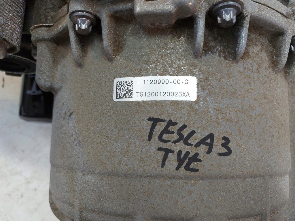 Tesla model 3 двигун задній задній 1120990-00-g Київ