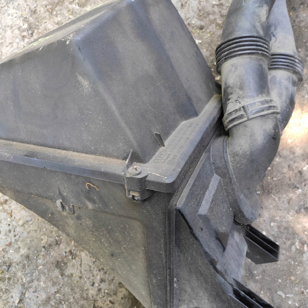 фото №8, Корпус фільтра повітря audi a8 2.5 tdi 98r