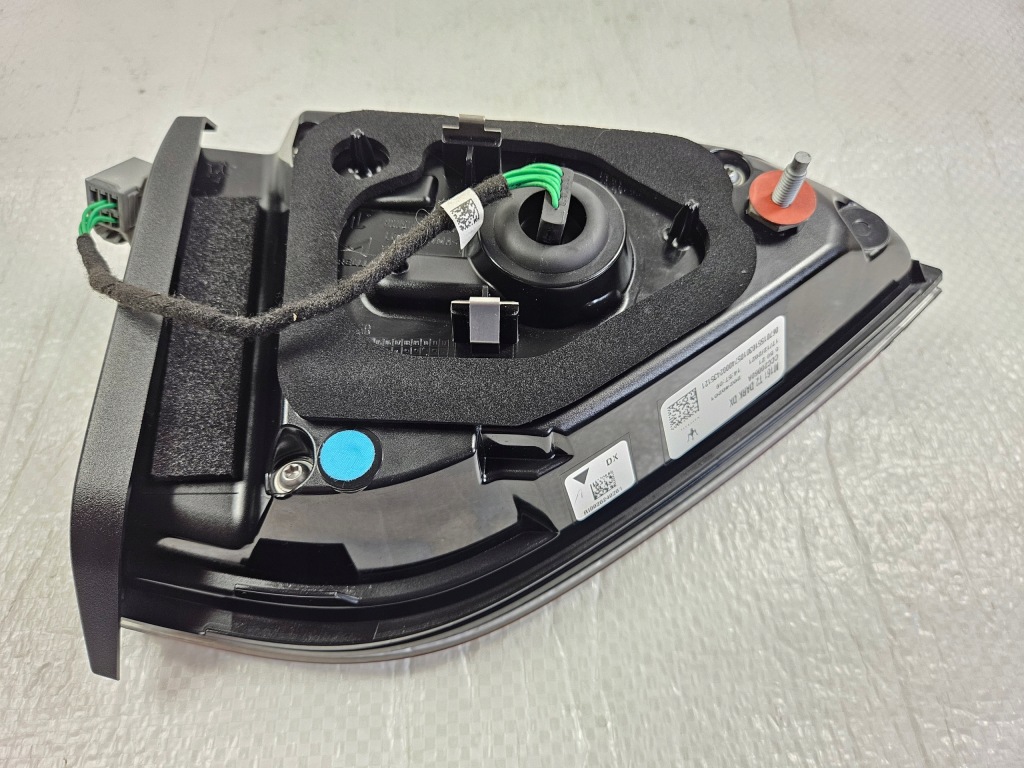 Правий задня фара w кришці  led maserati levante m161 рестайлінг  0670155103 в Україні