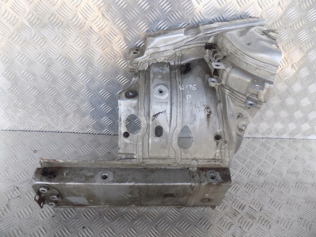 фото №1, Mercedes w176 четверть лонжерон правая