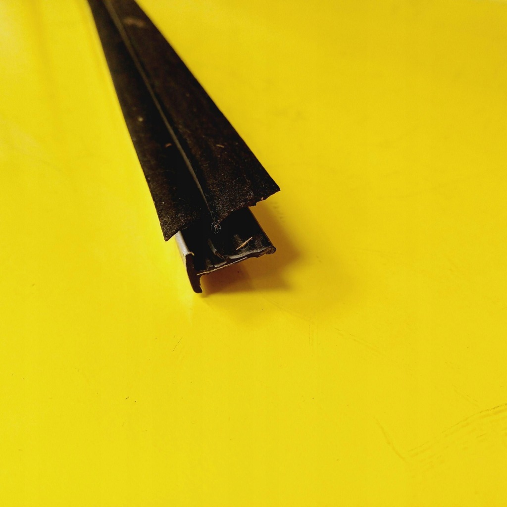 Молдинг ущільнювач хром лівий перед bmw 5 e39 8185815 nr162 в Україні