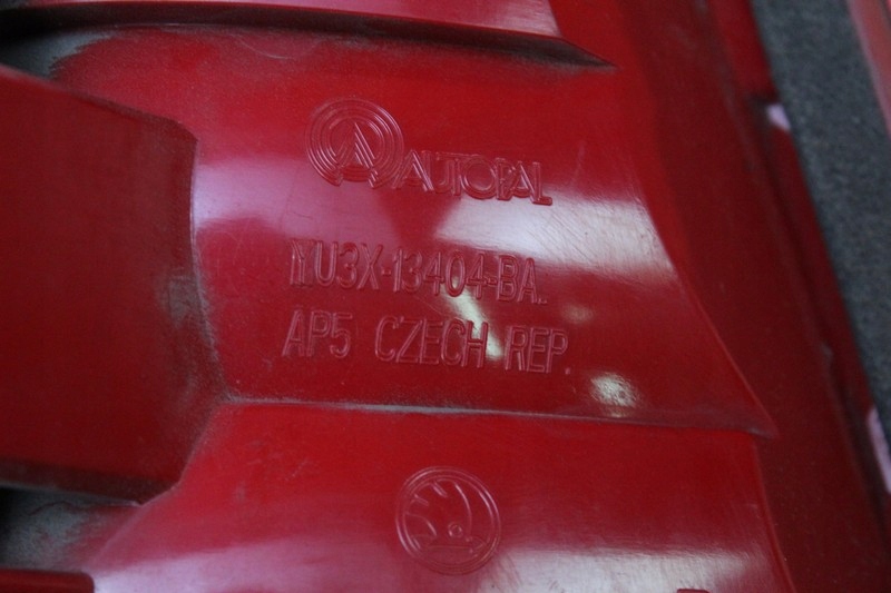 фото №11, Лампа правая задняя задняя skoda octavia 1 i 5d hb 99r