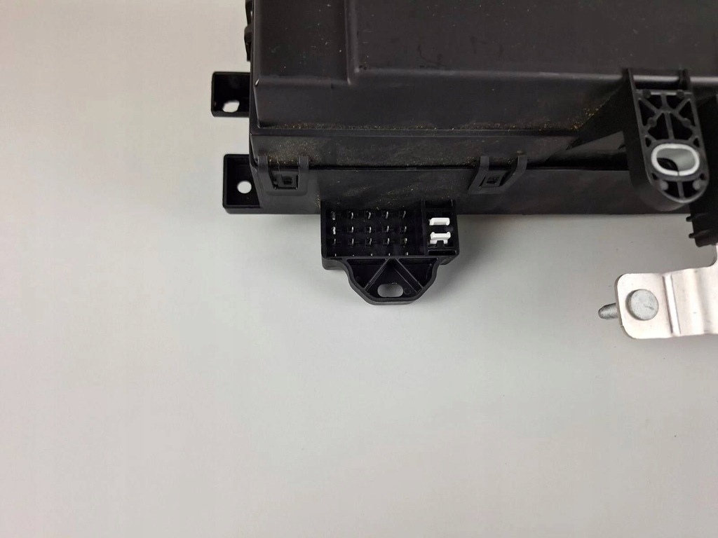 фото №11, Jaguar xe 2016 рамка / модуль предохранителей