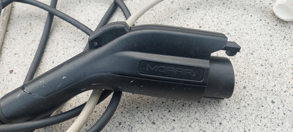 фото №5, Jeep wrangler jl 21 22 23 кабель зарядки зарядное устройство 05185049ac nr 1