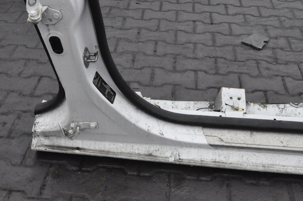 фото №2, Ford fiesta mk8 5d блок двигуна поріг правий