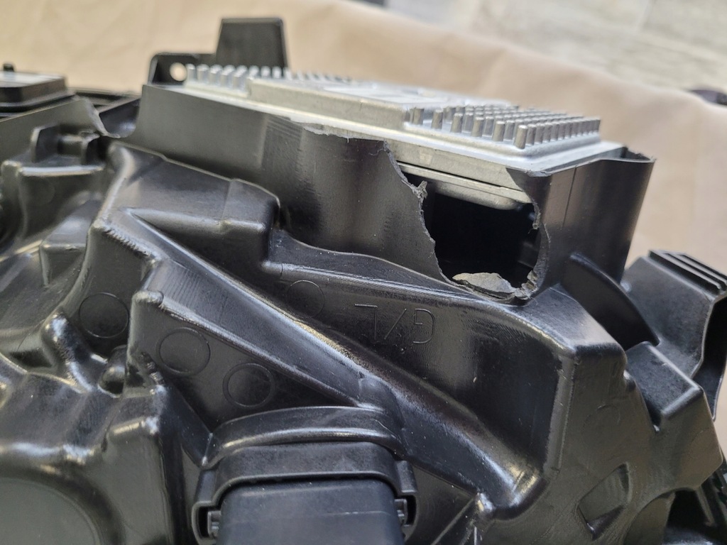 фото №12, Лампа левый перед левая передняя led em2b-13w030-cs ford s-max