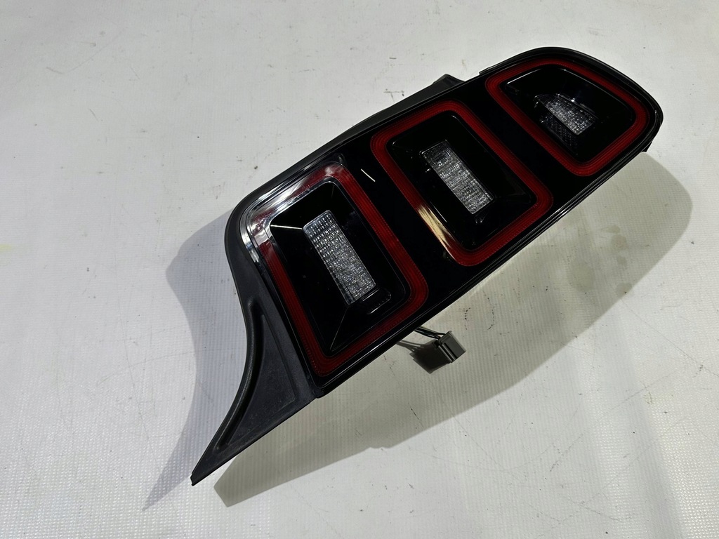 фото №8, Лампа задняя задняя правая led ford mustang 2013 - 2014