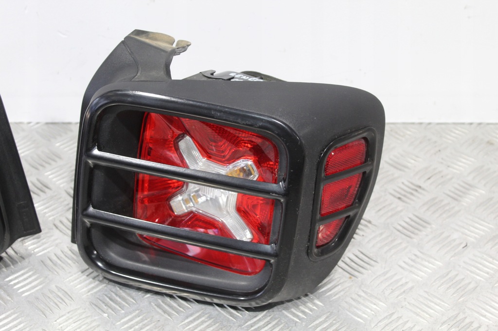 фото №3, Лампа левый задняя jeep renegade lift 52109469