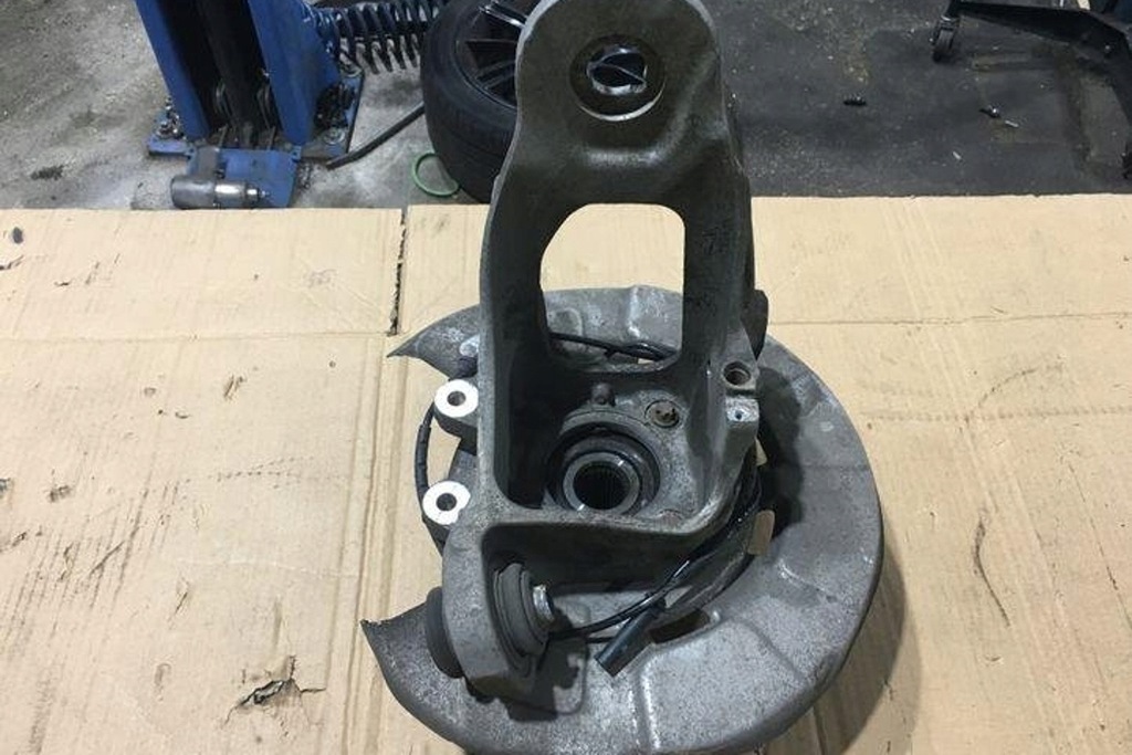 фото №6, Поворотный кулак задняя левая bmw x6 e71, e72 6770983 3.0l дизель 280kw 2012