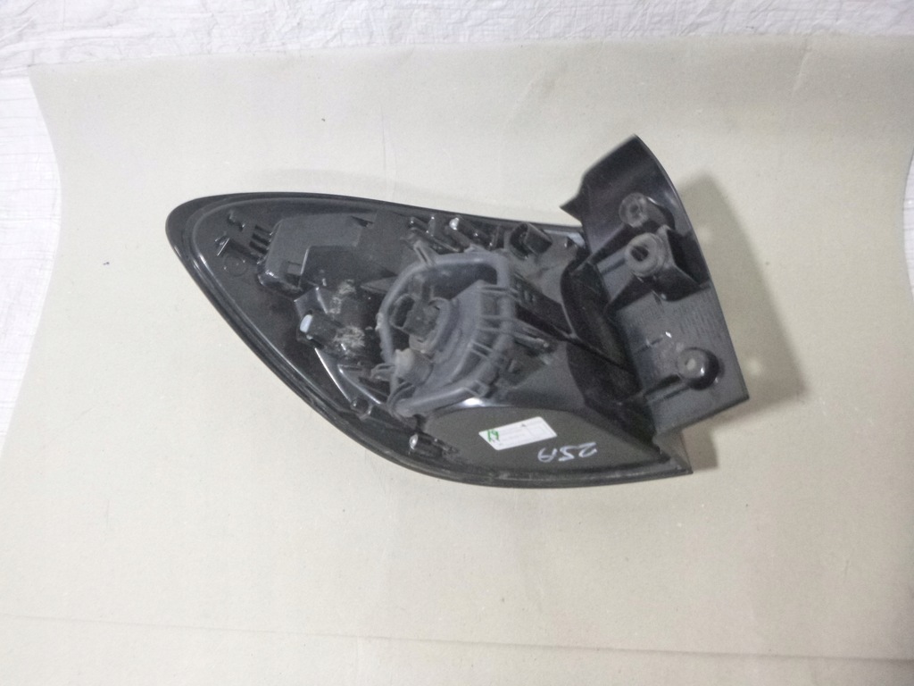 фото №12, Renault captur lift led лампа права задня