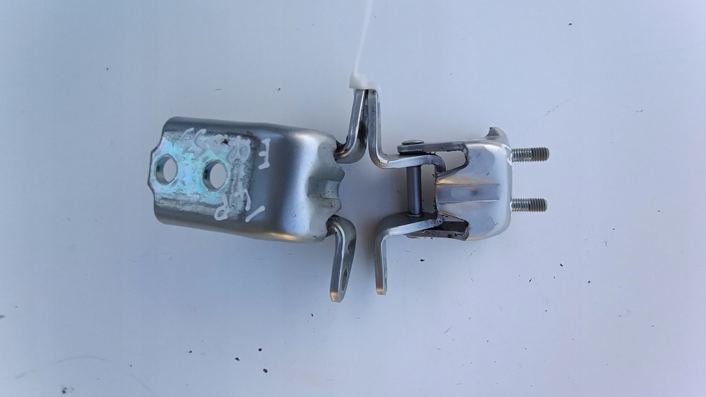 фото №1, Петлі двері задня правий eclipse cross 2019