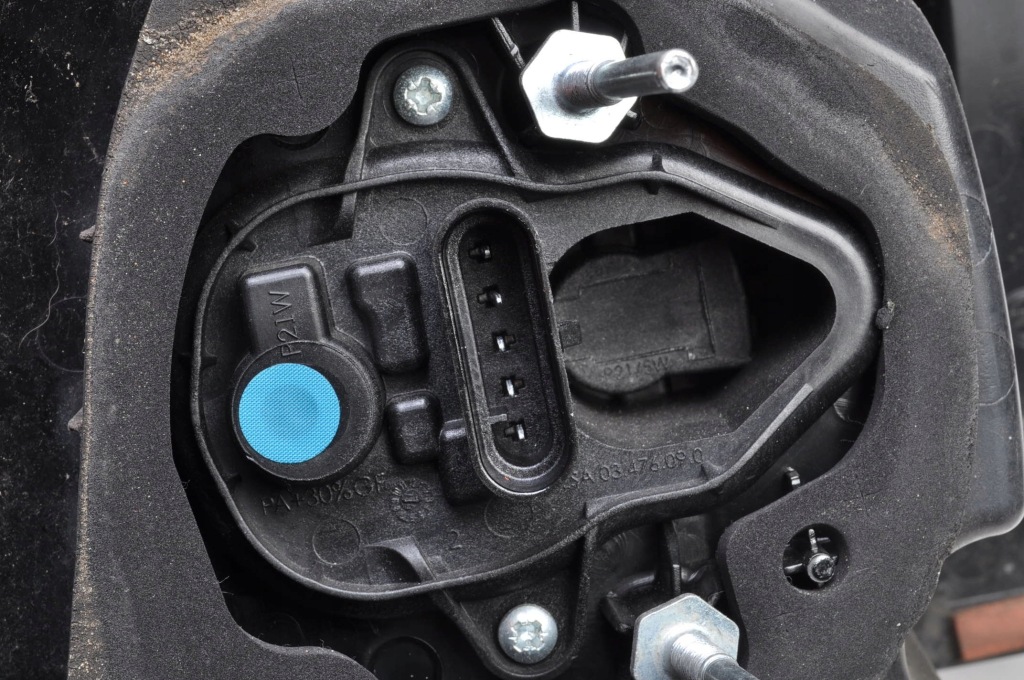 Fiat 500l лампа права задня правий задній 51945058 Доставка