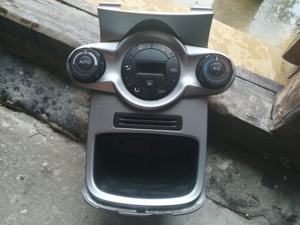 фото №1, Fiesta mk7 панель кондиционер