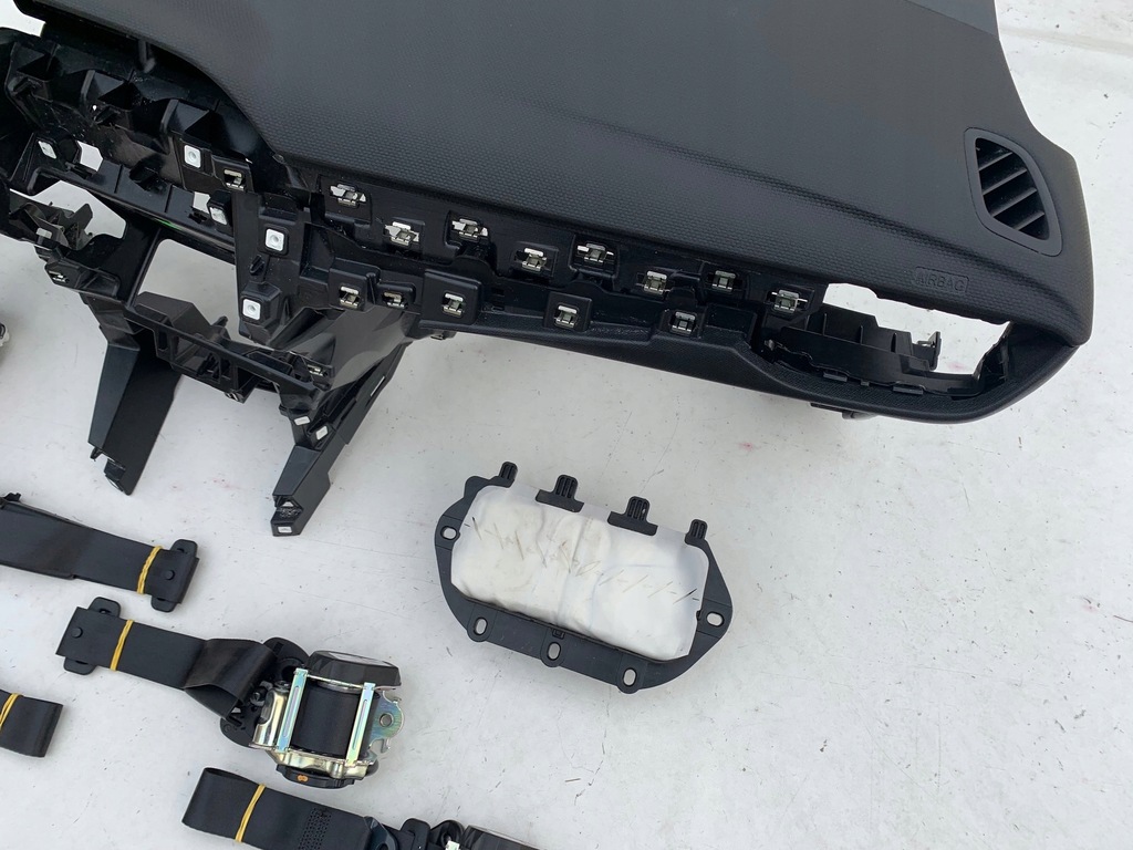 фото №7, Opel corsa f приборная панель приборная панель консоль подушки безопасности ремни