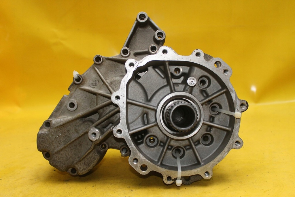 фото №6, Корпус коробки передач a8 d2 4.2b cml