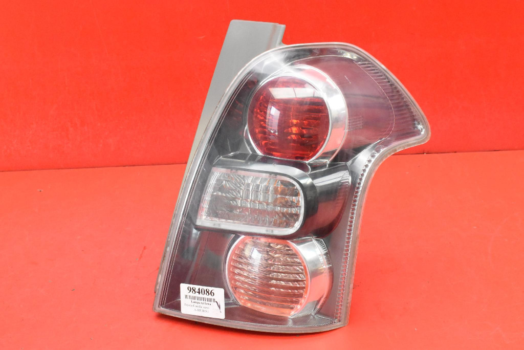 фото №1, Лампа права задня задня toyota corolla verso 2 ii 04-09