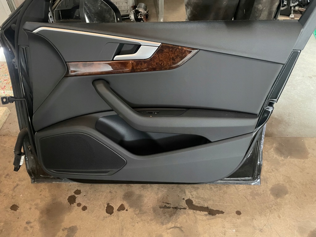 фото №9, Audi a4 b9 8w sedan сидіння заднє сидіння обшивки шкіра jak nowe