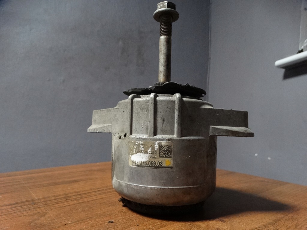 фото №1, Idealna подушка двигателя porsche panamera 970 1