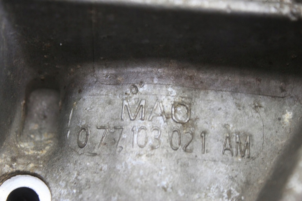 Блок на stolik a8 d3 4.2 b v8 bfm 077103021am Недорого