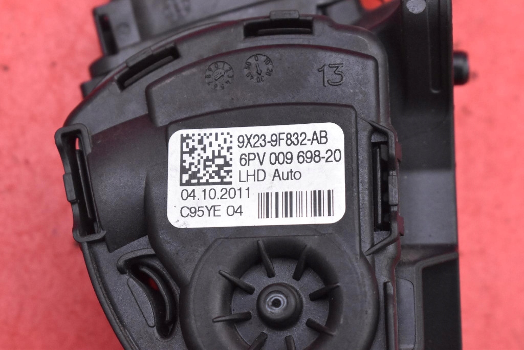 Потенциометр педаль газа 9x23-9f832-ab jaguar xj x351 3.0 tdv6 275 km 09-15 Недорого