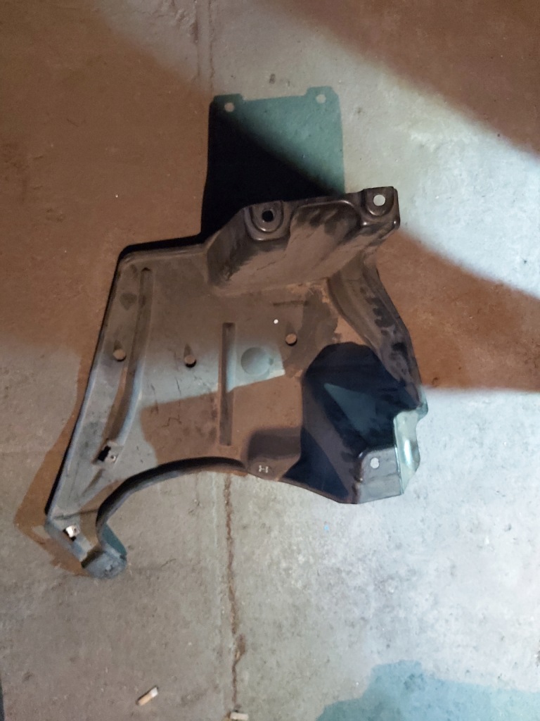 фото №1, Audi a6 c7 защита подвеска 4g0825219b