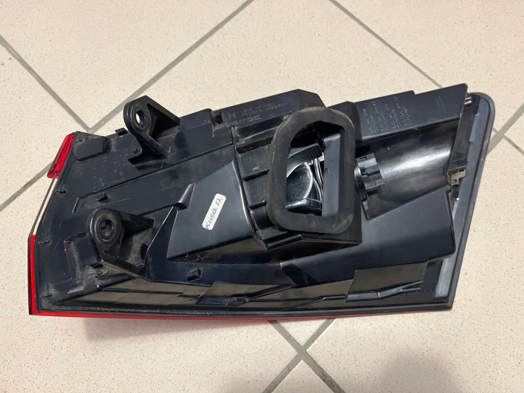 фото №11, Skoda superb iii 3 kombi лампа задня задня ліва