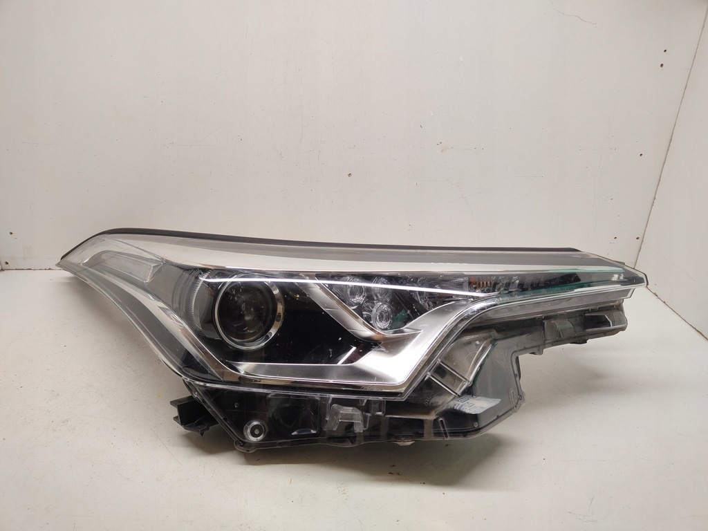 фото №1, Toyota chr лампа линза правая 81110f403100