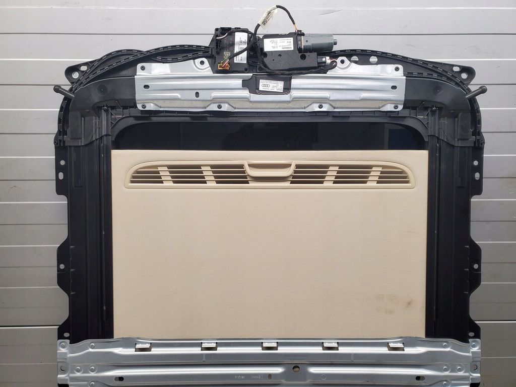 фото №7, Audi a4 s4 b9 8w 8w5877041 люк