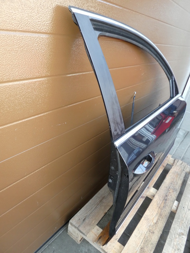 фото №8, Дверь правый перед чёрные skoda superb ii