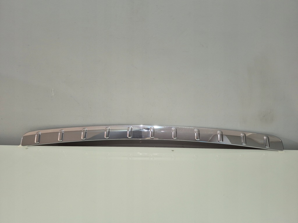 фото №1, Mercedes gla h247 2019- молдинг хром бампера задняя оригинальная