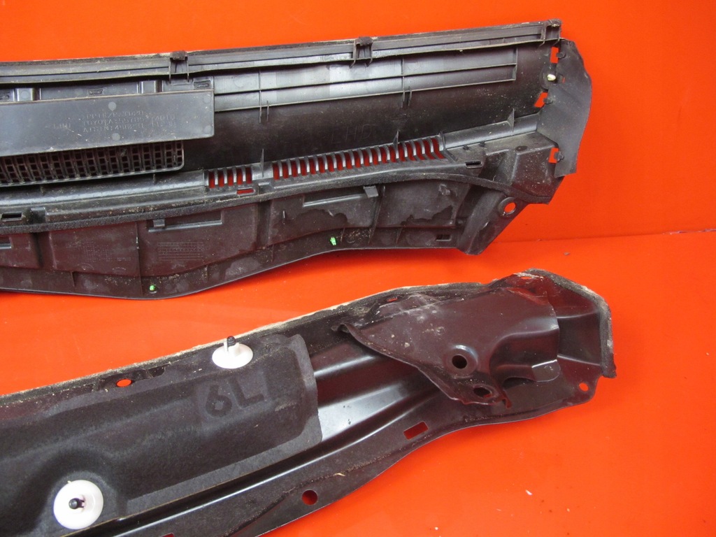 фото №8, Toyota iq 09- жабо верхній нижні комплект