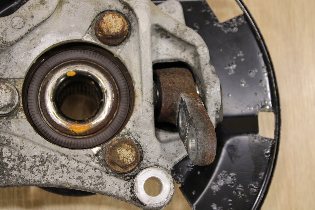 фото №4, Ступица поворотный кулак правый перед opel cascada astra j 2.0 cdti