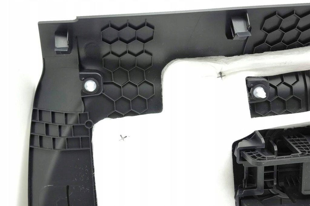 фото №9, Обшивка крышки багажника land rover range rover evoque l538 01091011 2.0l