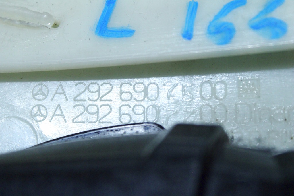 фото №10, Mercedes 166 w166 защита стойка b левая обшивка левая a1668681500