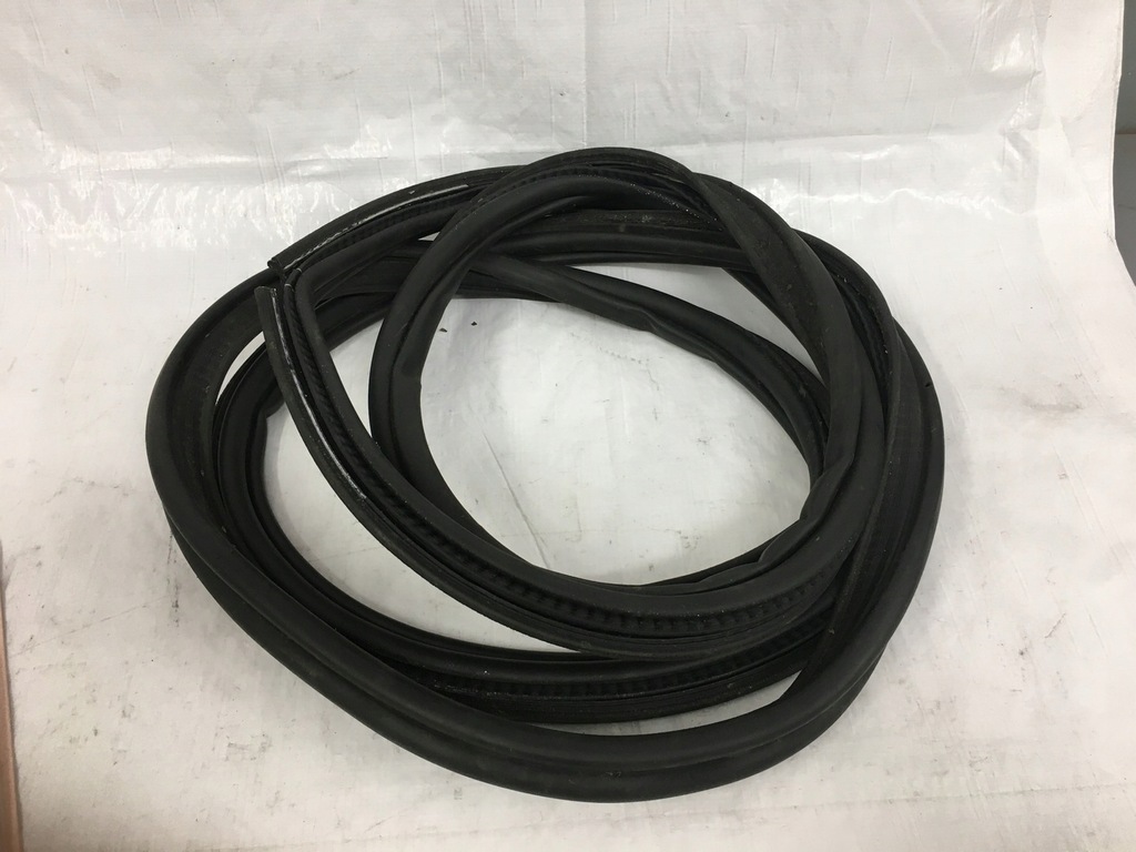 фото №9, Vw new beetle 1998-2005 прокладка крышки багажника