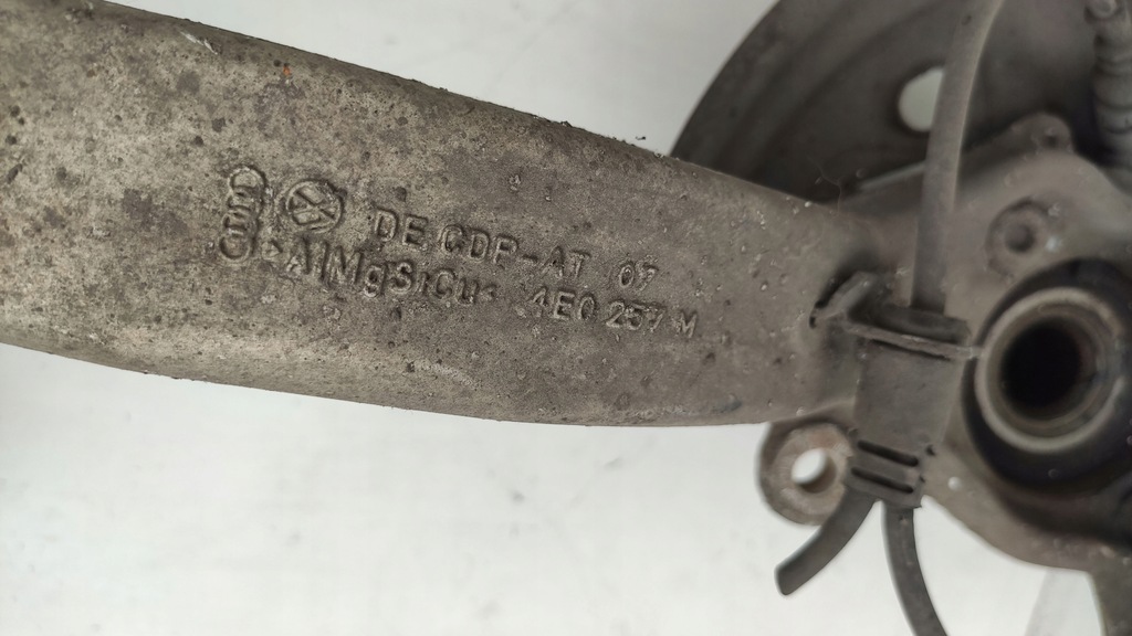 фото №7, Audi a8 d3 поворотный кулак правый перед 4e0257m org