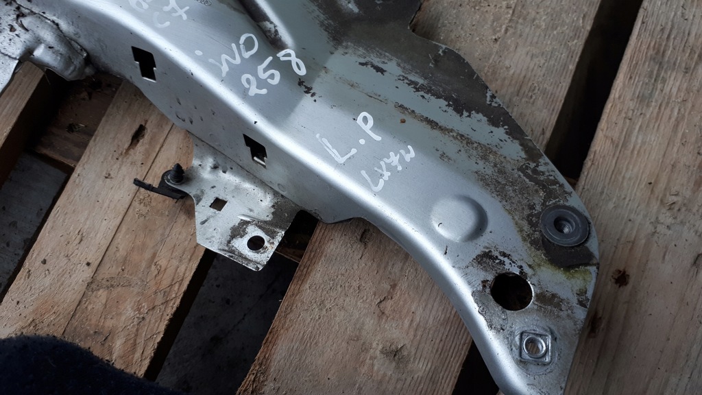 фото №6, A6 c7 4g носик лівий лонжерон крила a7 4g lx7w