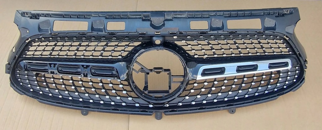 фото №1, Решітка радіатора решітка радіатора mercedes gla w247 amg diamond оригінал