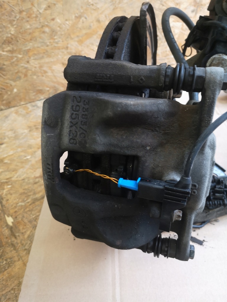 фото №8, Mercedes cla w117 амортизационная стойка поворотный кулак правый перед рычаг