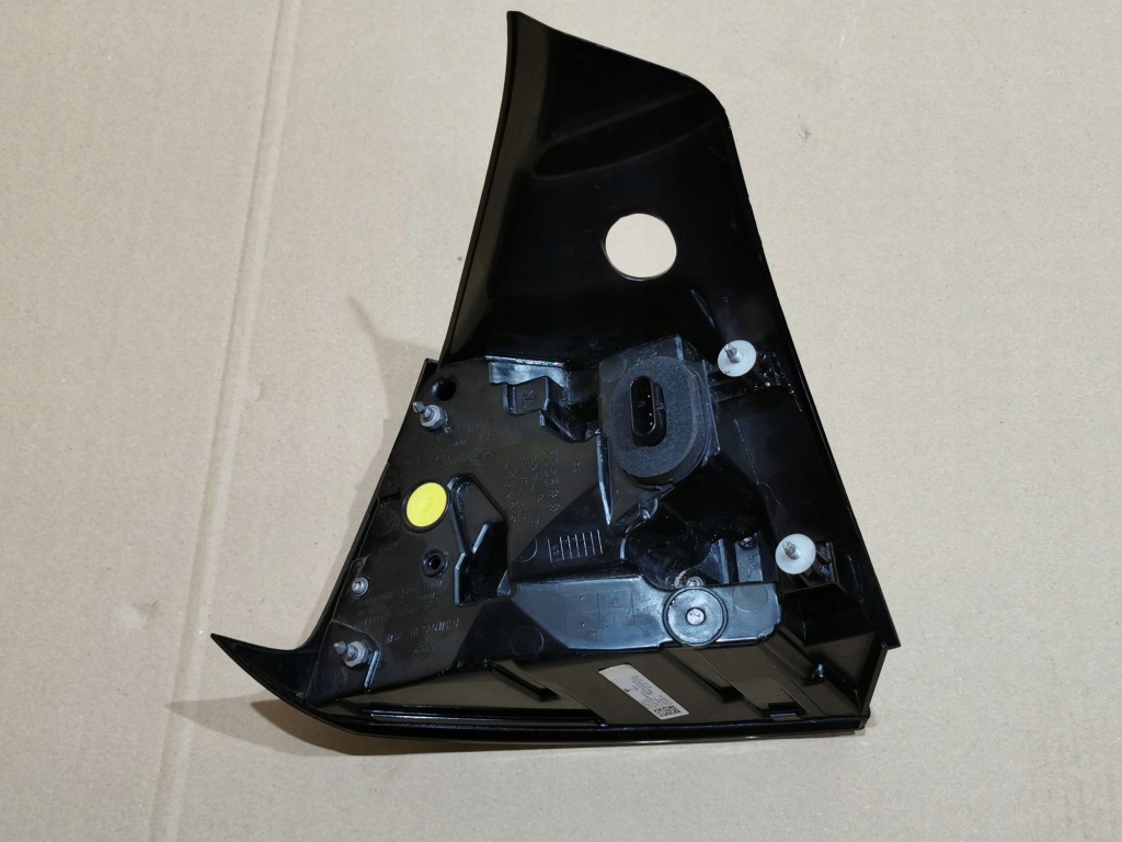 Купить Tesla model 3 фара задняя правый  led задний 1502087-99-d