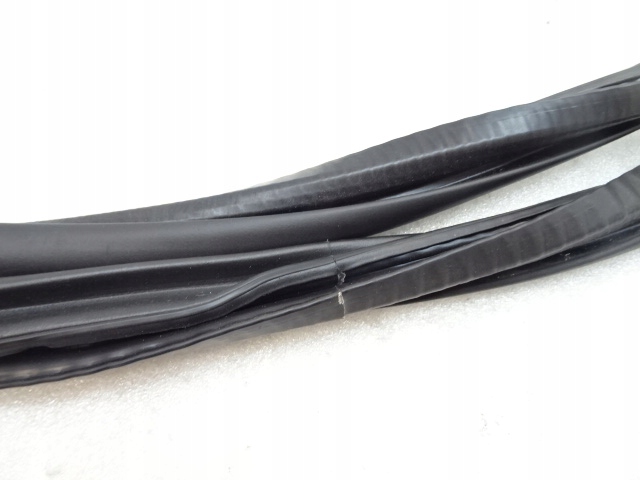 фото №4, Citroen ds7 правая прокладка дверь передних перед