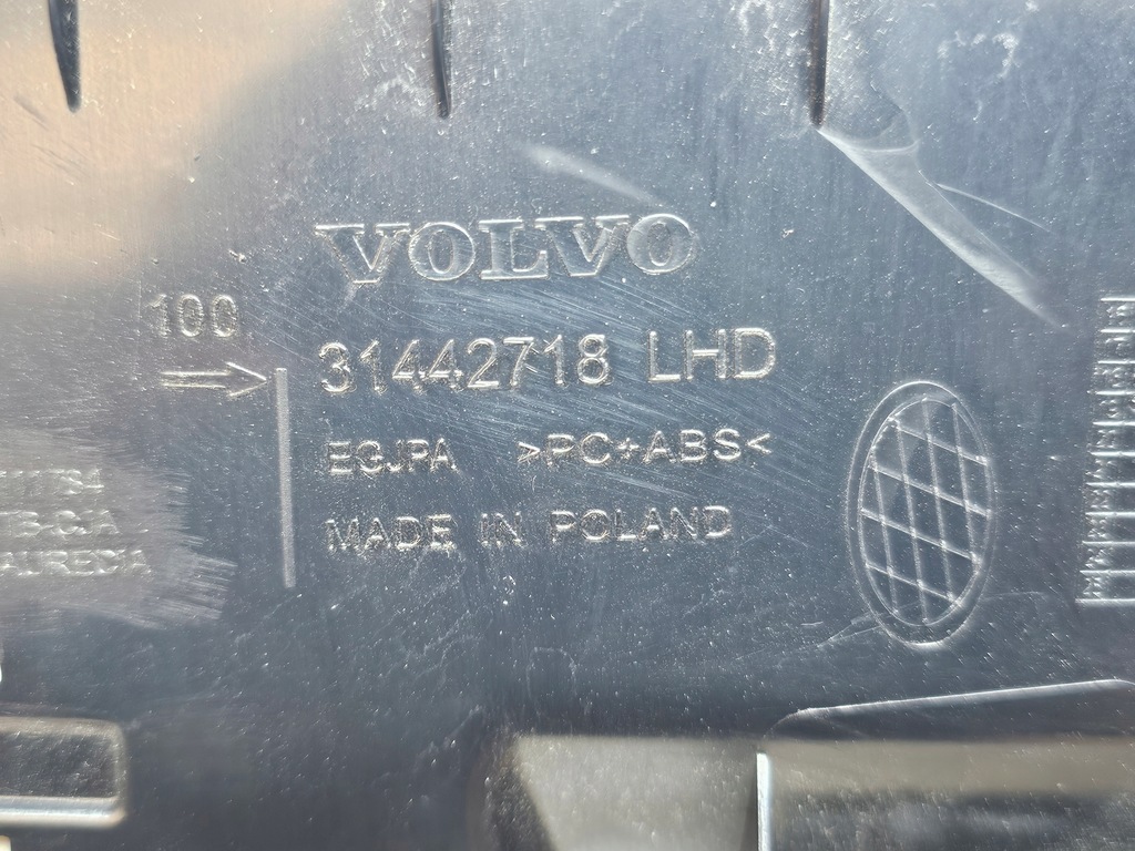 фото №10, Volvo xc40 17- бардачок пассажира 31442718 usa