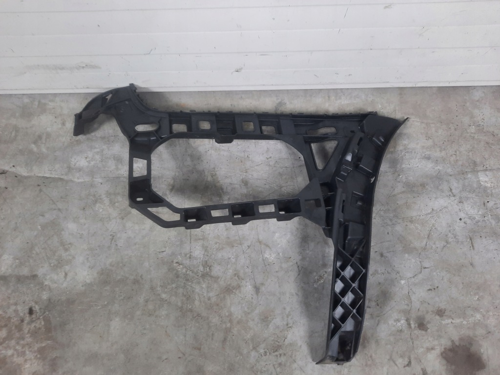 фото №1, Vw passat cc 3c8 напрямна правий бампер задня 3c8807394